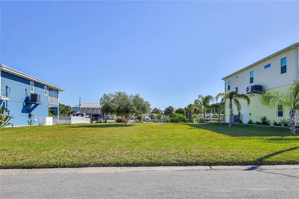 $250,000 | 4502 Bahama Drive, Hernando Beach, FL 34607