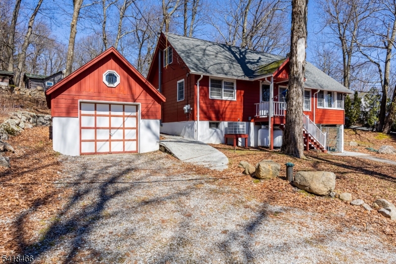 19 Amicalola Road Vernon, NJ 07422 - Photo 2 of 30