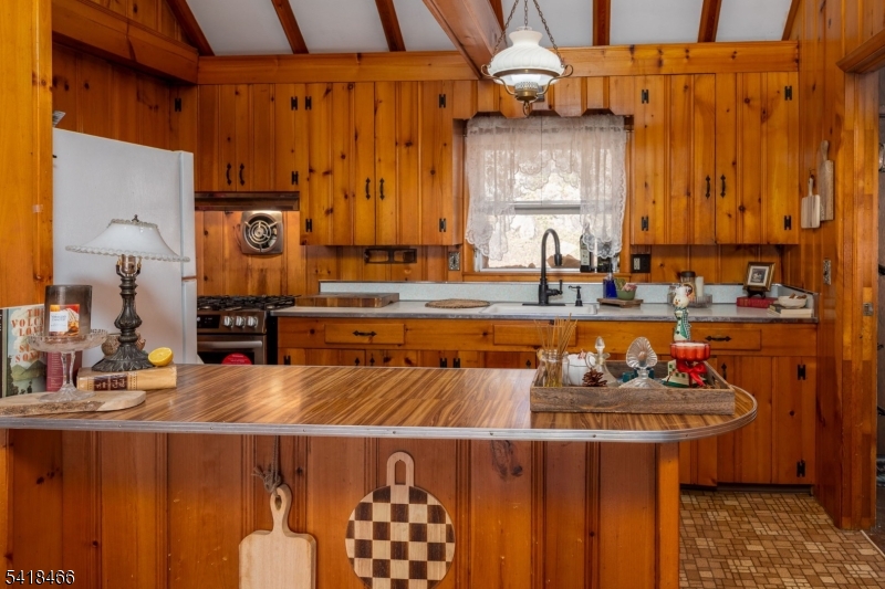 19 Amicalola Road Vernon, NJ 07422 - Photo 7 of 30