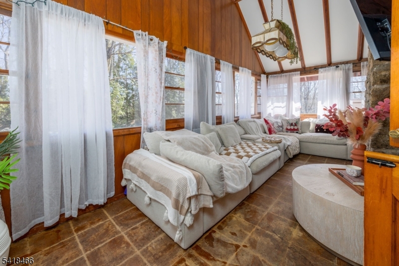 19 Amicalola Road Vernon, NJ 07422 - Photo 8 of 30