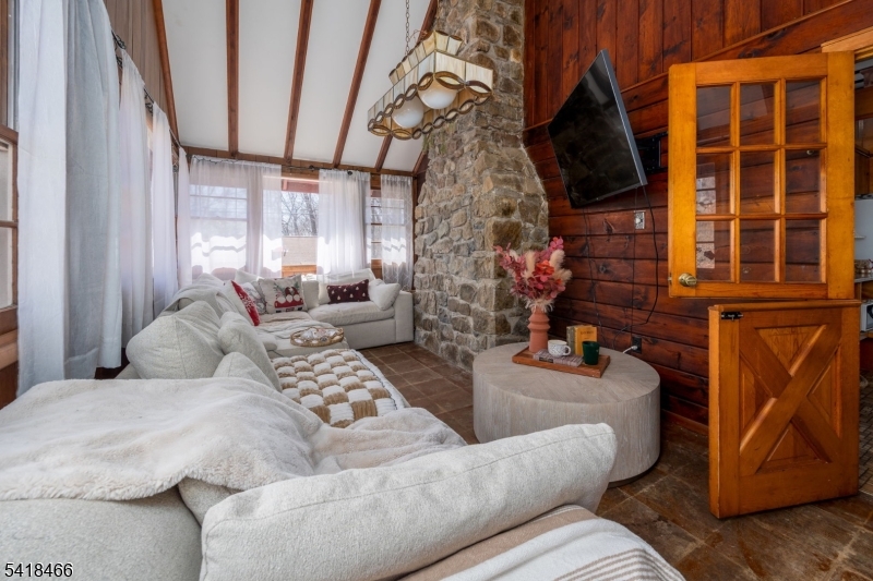 19 Amicalola Road Vernon, NJ 07422 - Photo 9 of 30