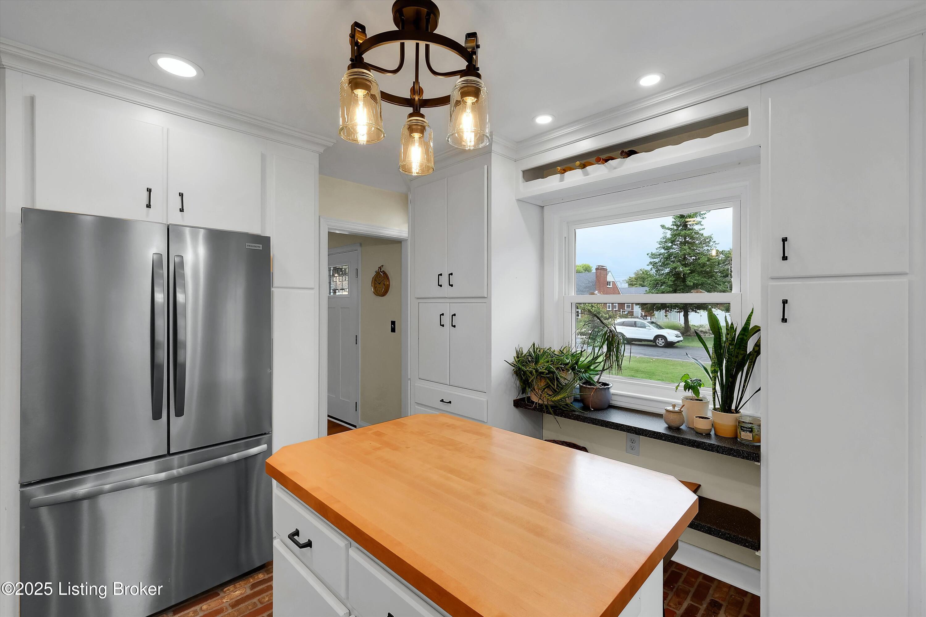 2909 Miles Road Louisville, KY 40220 - Photo 15 of 44 Kitchen