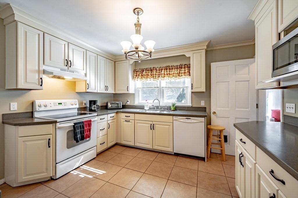 158 Barton Road Greenfield, MA 01301 - Photo 12 of 41 Gallery Image 12