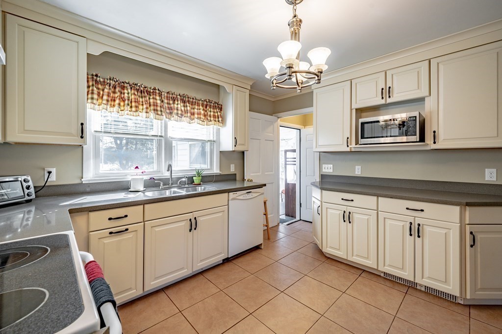 158 Barton Road Greenfield, MA 01301 - Photo 13 of 41 Gallery Image 13
