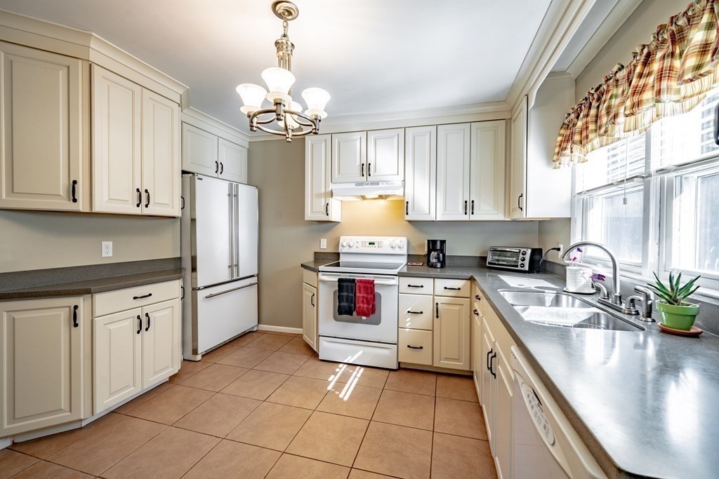 158 Barton Road Greenfield, MA 01301 - Photo 14 of 41 Gallery Image 14