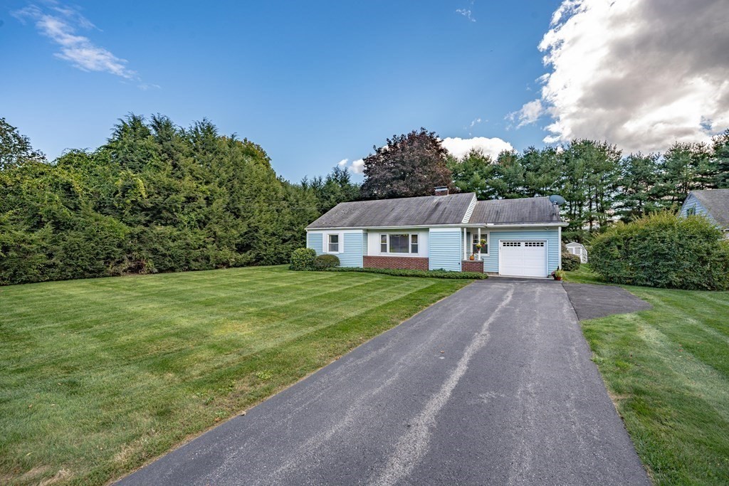 158 Barton Road Greenfield, MA 01301 - Photo 4 of 41 Gallery Image 4