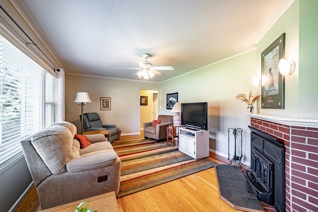 158 Barton Road Greenfield, MA 01301 - Photo 5 of 41 Gallery Image 5