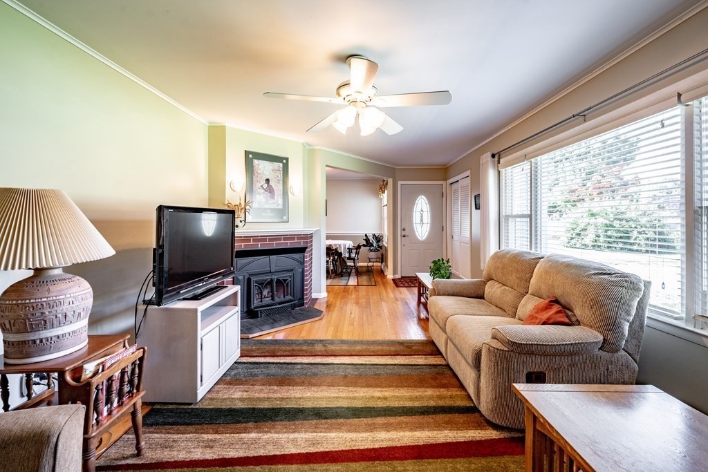 158 Barton Road Greenfield, MA 01301 - Photo 7 of 41 Gallery Image 7