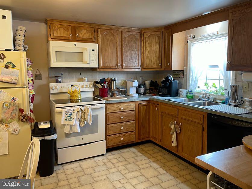 227 Mill Road Morgantown, PA 19543 - Photo 14 of 36 Cottage Kitchen