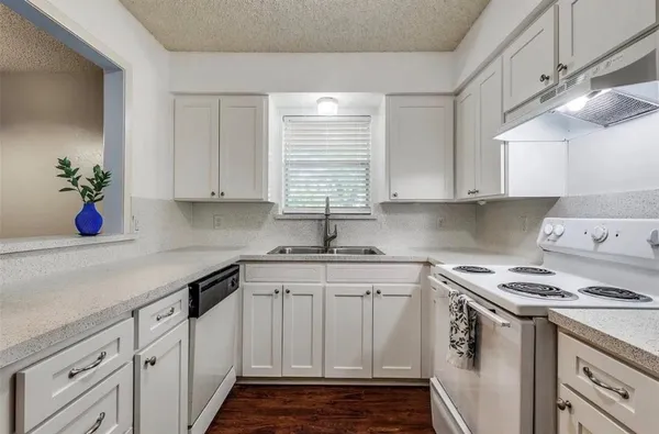 $1,250 | 627 Texas Street, Denton, TX 76209
