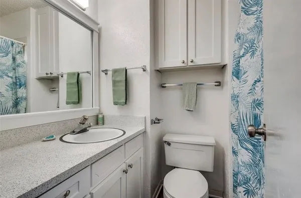 $1,250 | 627 Texas Street, Denton, TX 76209