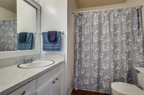 $1,250 | 627 Texas Street, Denton, TX 76209