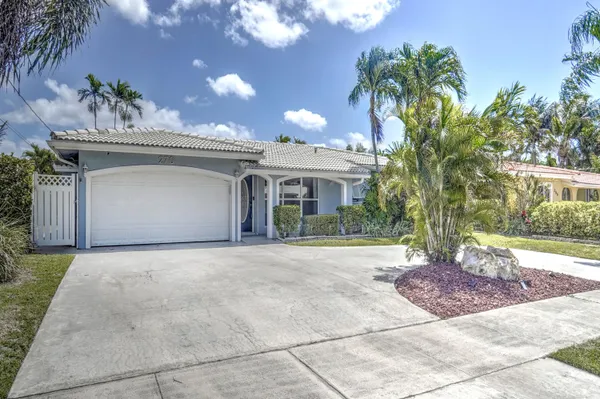 $999,999 | 270 Southeast 3rd Avenue, Pompano Beach, FL 33060