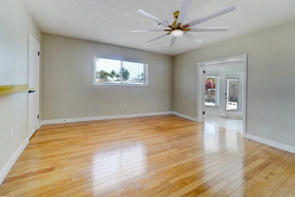 $999,999 | 270 Southeast 3rd Avenue, Pompano Beach, FL 33060