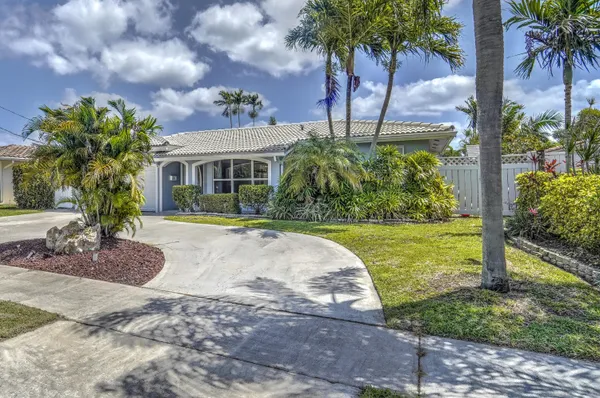 $999,999 | 270 Southeast 3rd Avenue, Pompano Beach, FL 33060