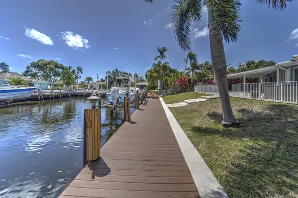 $999,999 | 270 Southeast 3rd Avenue, Pompano Beach, FL 33060