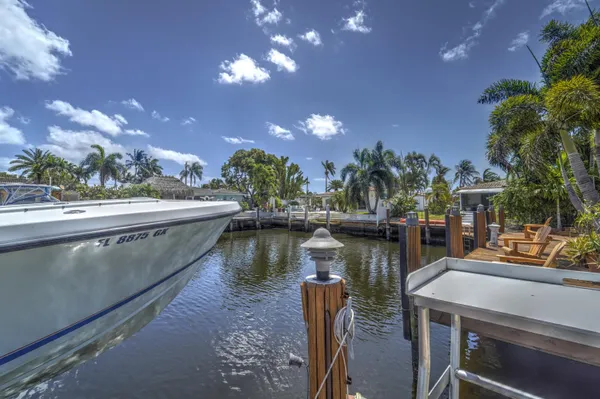 $999,999 | 270 Southeast 3rd Avenue, Pompano Beach, FL 33060