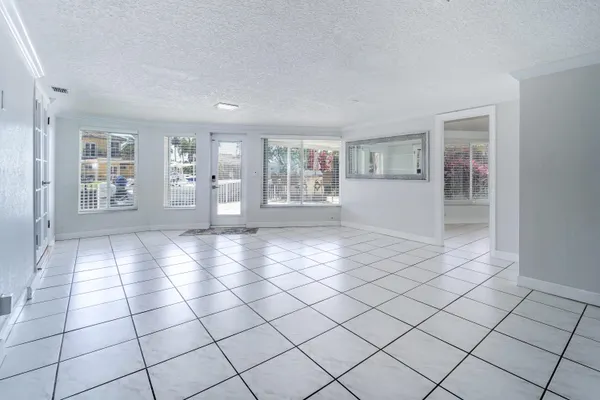 $999,999 | 270 Southeast 3rd Avenue, Pompano Beach, FL 33060