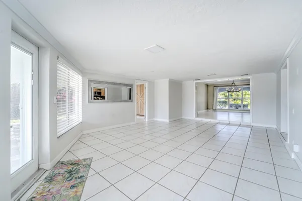 $999,999 | 270 Southeast 3rd Avenue, Pompano Beach, FL 33060