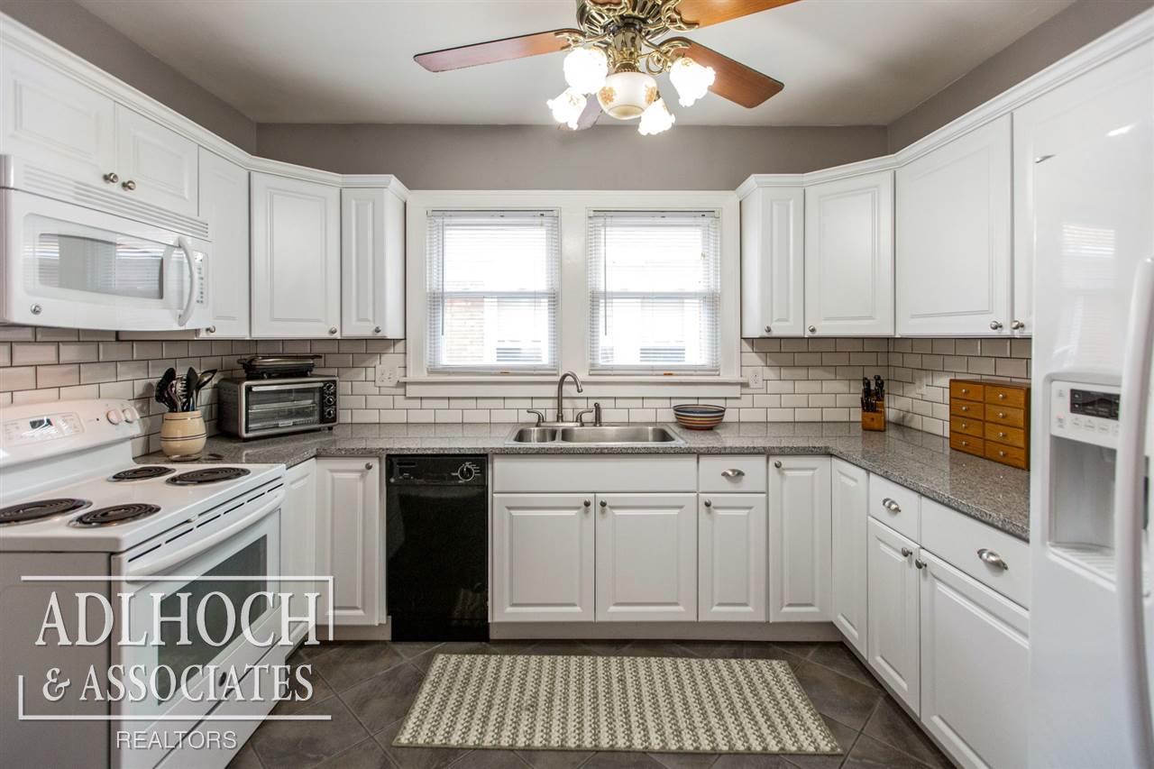 853 Nottingham Road, Unit 855 Grosse Pointe Park, MI 48230 - Photo 9 of 16