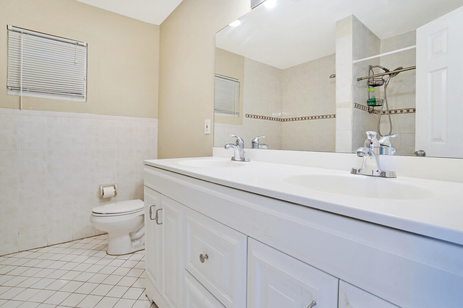 937 South Ridge Street Lake Worth Beach, FL 33460 - Photo 17 of 29 Bathroom
