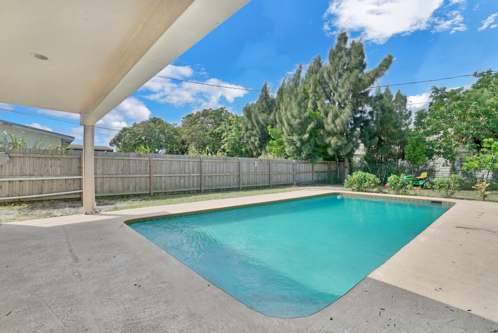 937 South Ridge Street Lake Worth Beach, FL 33460 - Photo 24 of 29 Pool Area