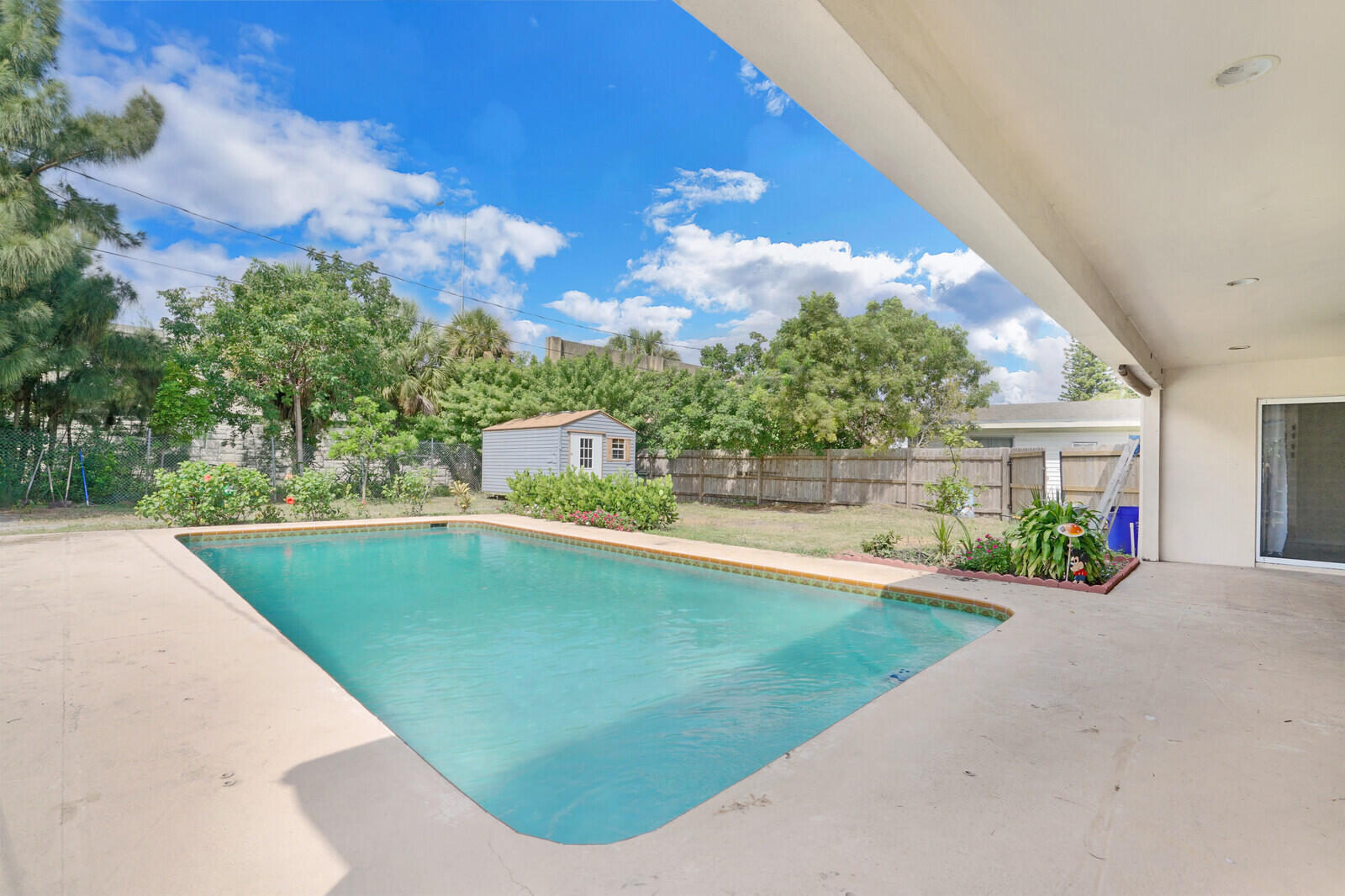 937 South Ridge Street Lake Worth Beach, FL 33460 - Photo 25 of 29 Pool Area