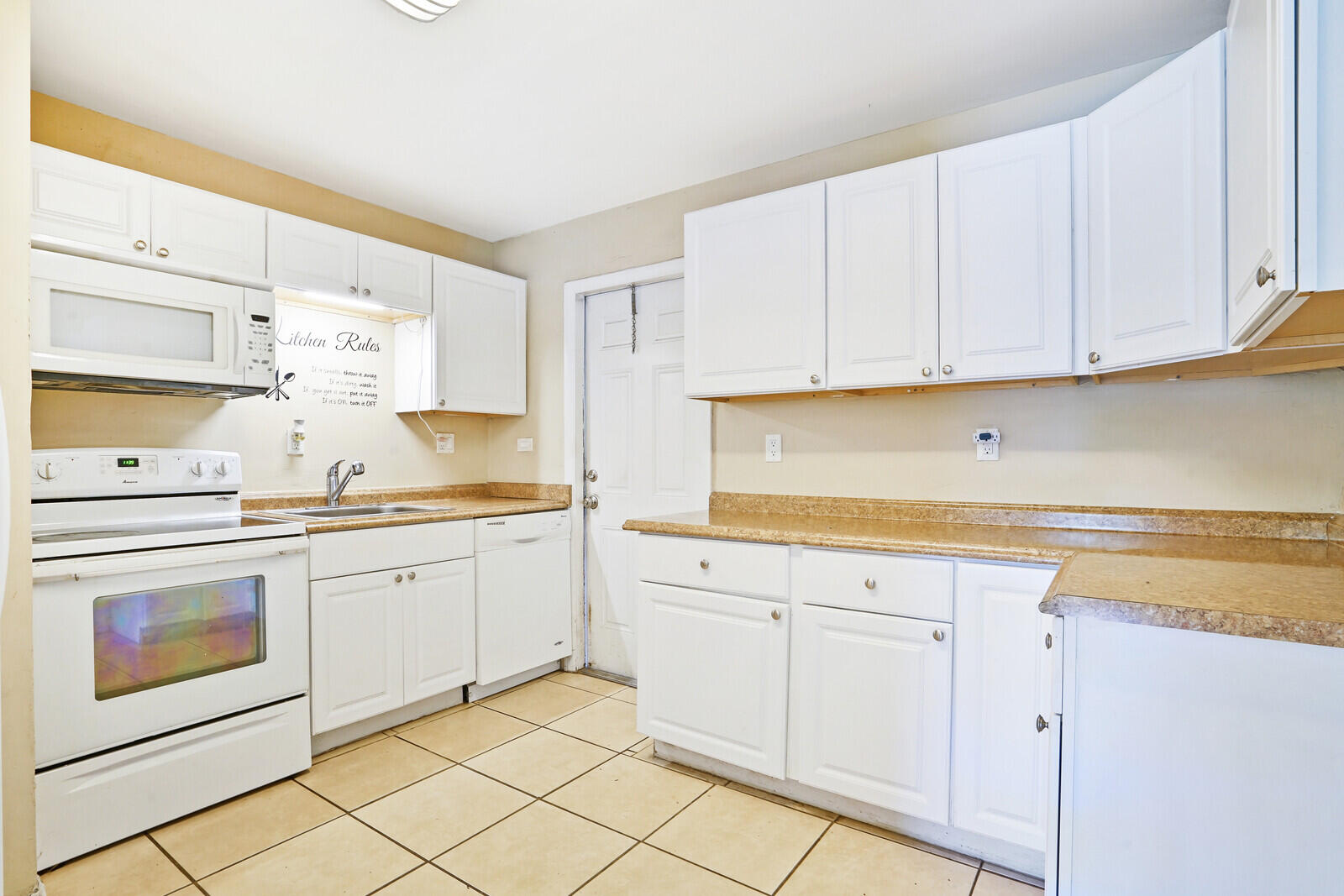 937 South Ridge Street Lake Worth Beach, FL 33460 - Photo 9 of 29 Kitchen