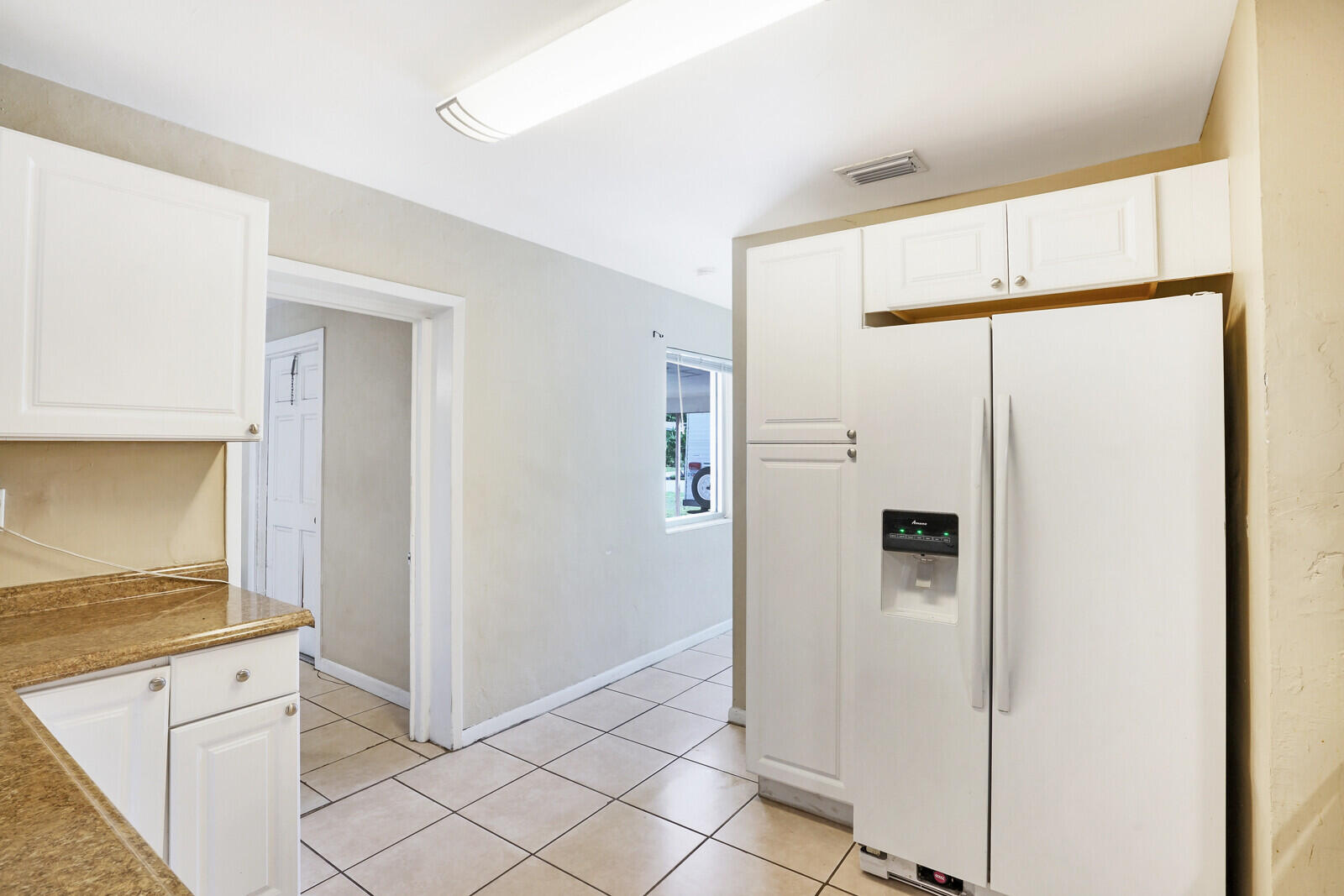 937 South Ridge Street Lake Worth Beach, FL 33460 - Photo 10 of 29 Kitchen
