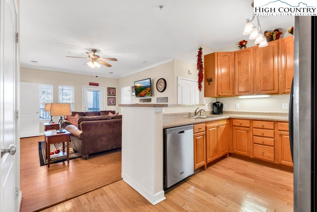 188 Cecil Miller Road, Unit 103 Boone, NC 28607 - Photo 2 of 40