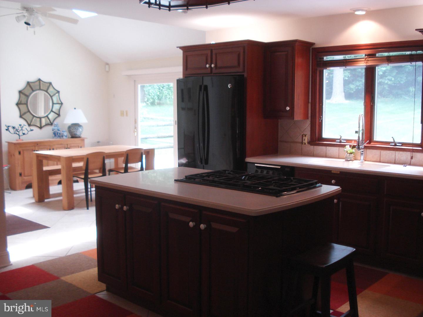 1716 Golf Road Reading, PA 19601 - Photo 4 of 25