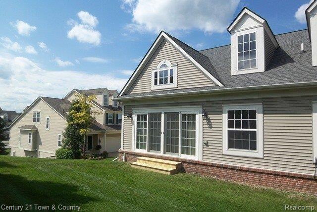 754 East Bluff Court Rochester, MI 48306 - Photo 15 of 20 REAR EXTERIOR VIEW
