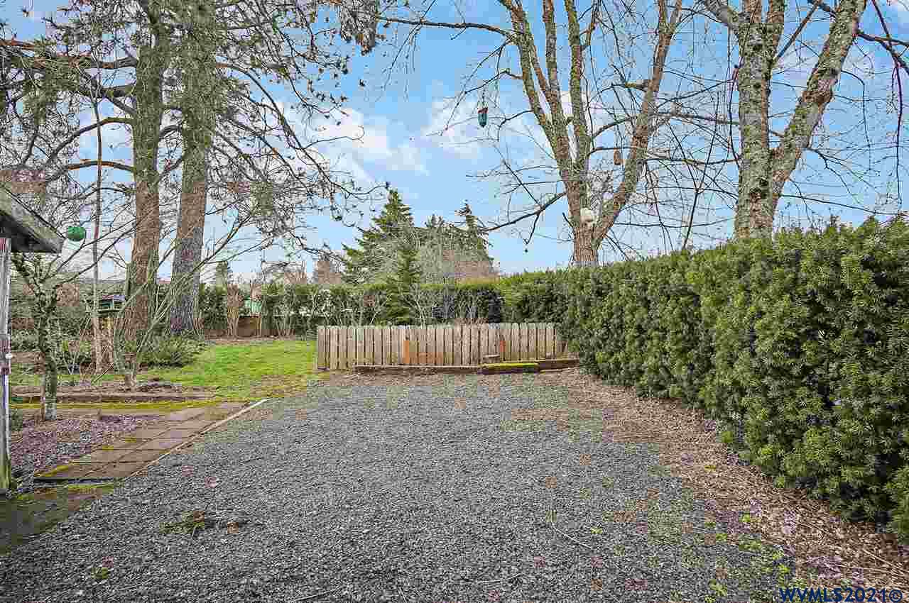156 Northwest Reed Lane Dallas, OR 97338 - Photo 33 of 39 a view of backyard with green space