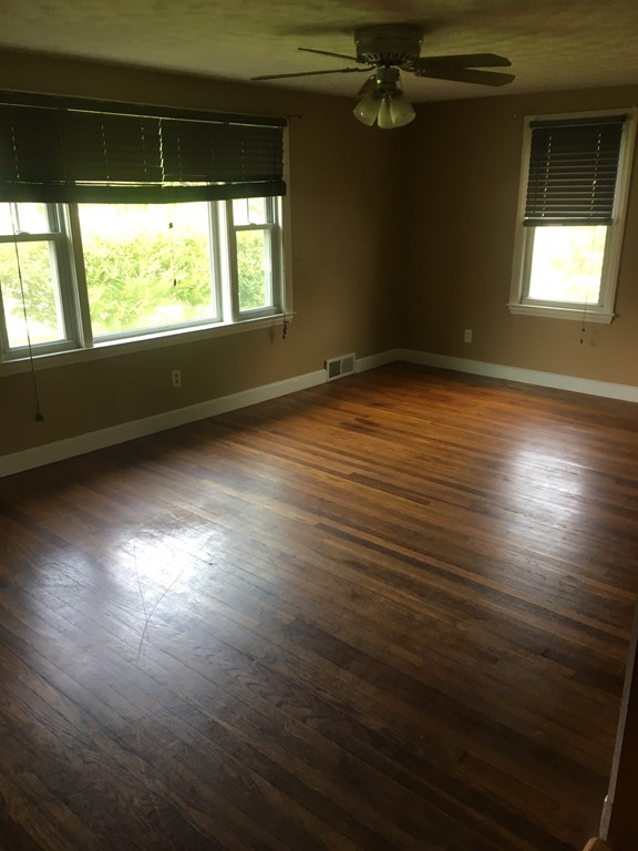104 Worcester Road Webster, MA 01570 - Photo 4 of 6 Gallery Image 4