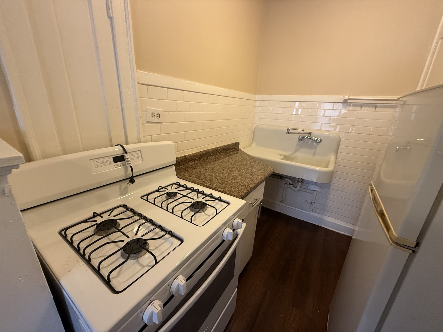 2801 North Keating Avenue, Unit 206 Chicago, IL 60641 - Photo 7 of 9