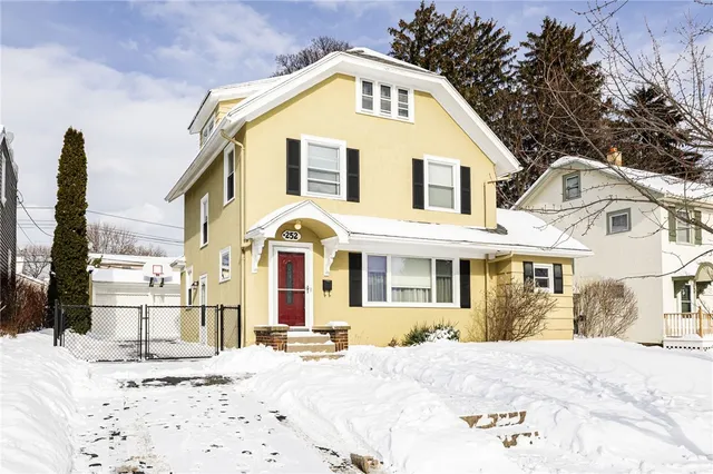 $199,900 | 252 Brockley Road, Irondequoit, NY 14609