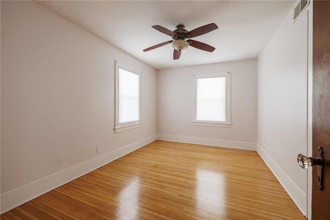 252 Brockley Road Irondequoit, NY 14609 - Photo 17 of 30