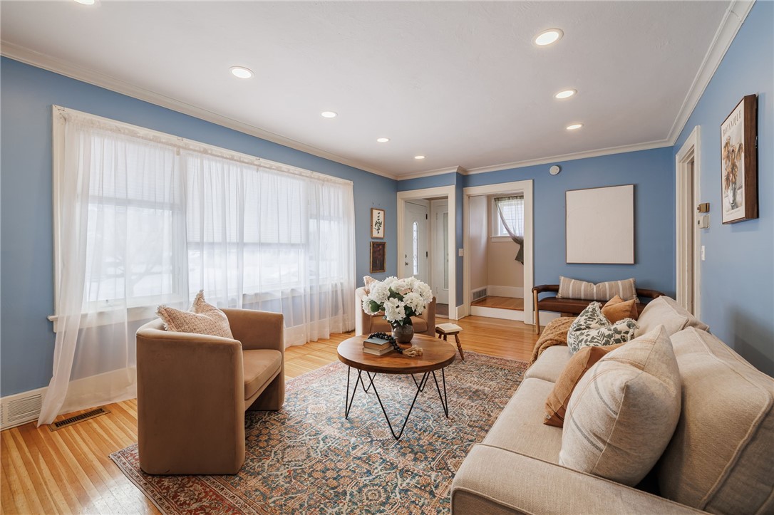 252 Brockley Road Irondequoit, NY 14609 - Photo 6 of 30