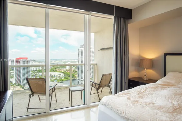 $4,300 | 1850 South Ocean Drive, Unit 3509, Hallandale Beach, FL 33009