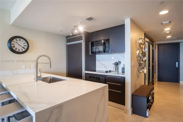 $4,300 | 1850 South Ocean Drive, Unit 3509, Hallandale Beach, FL 33009