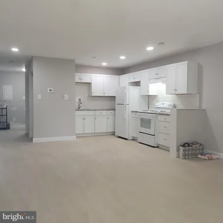 $1,600 | 27 Revelle Street, Unit B, New Castle, DE 19720