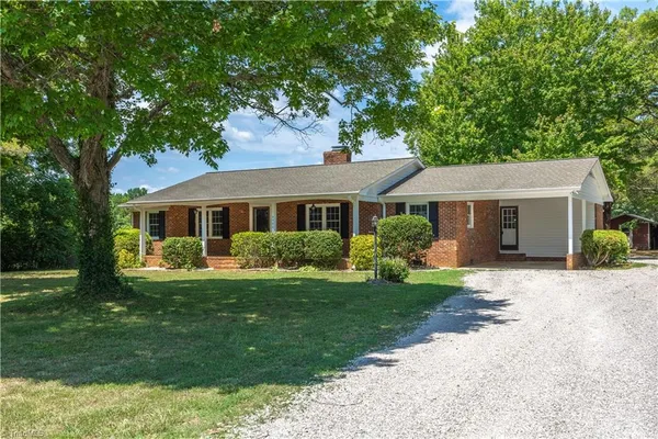 $465,000 | 4996 Little Beane Store Road, Seagrove, NC 27341
