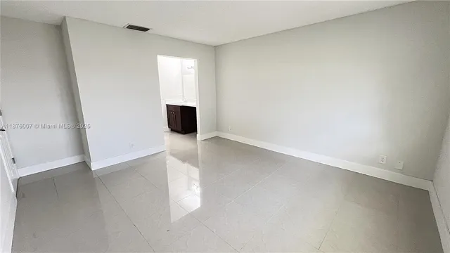 $259,900 | 2720 South Oakland Forest Drive, Unit 1208, Oakland Park, FL 33309