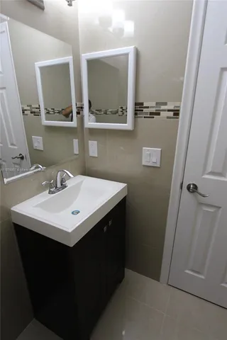 $259,900 | 2720 South Oakland Forest Drive, Unit 1208, Oakland Park, FL 33309