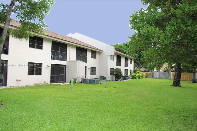 $259,900 | 2720 South Oakland Forest Drive, Unit 1208, Oakland Park, FL 33309