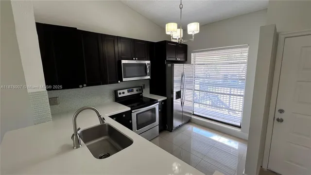 $259,900 | 2720 South Oakland Forest Drive, Unit 1208, Oakland Park, FL 33309