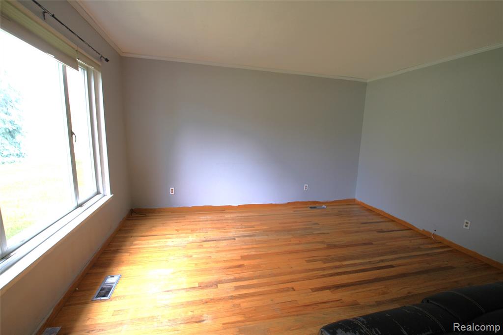 6325 Clarkston Road Clarkston, MI 48346 - Photo 7 of 24