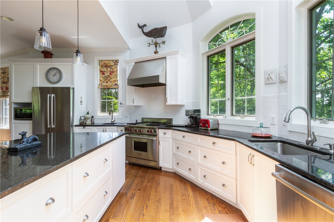 60 Gray Craig Road Middletown, RI 02842 - Photo 15 of 38