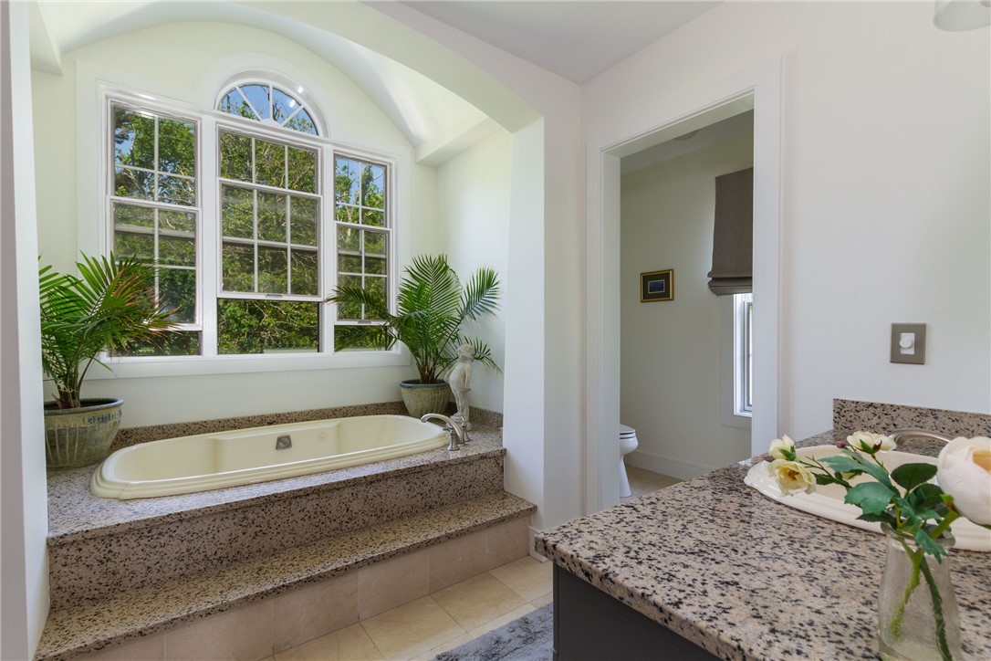 60 Gray Craig Road Middletown, RI 02842 - Photo 23 of 38