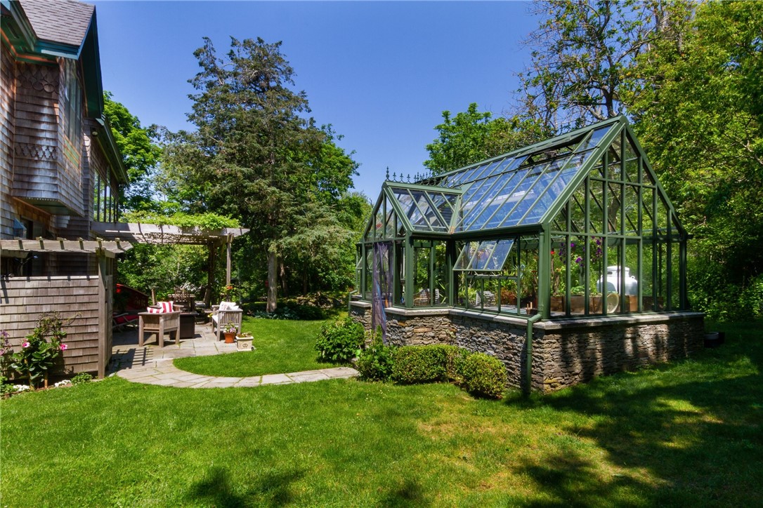 60 Gray Craig Road Middletown, RI 02842 - Photo 4 of 38